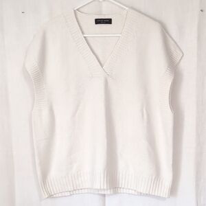 Cecile Wang France White Vneck Sleeveless Sweater Plush Size Extra Large
